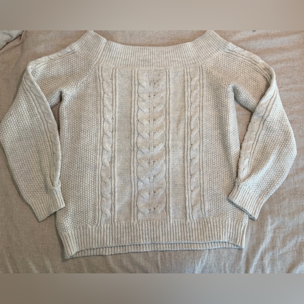 ABERCROMBIE AND FITCH off the shoulder cable knit sweater -XL - Picture 2 of 6